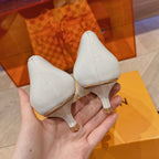 LV SINGLE LOW HEEL PUMP WHITE