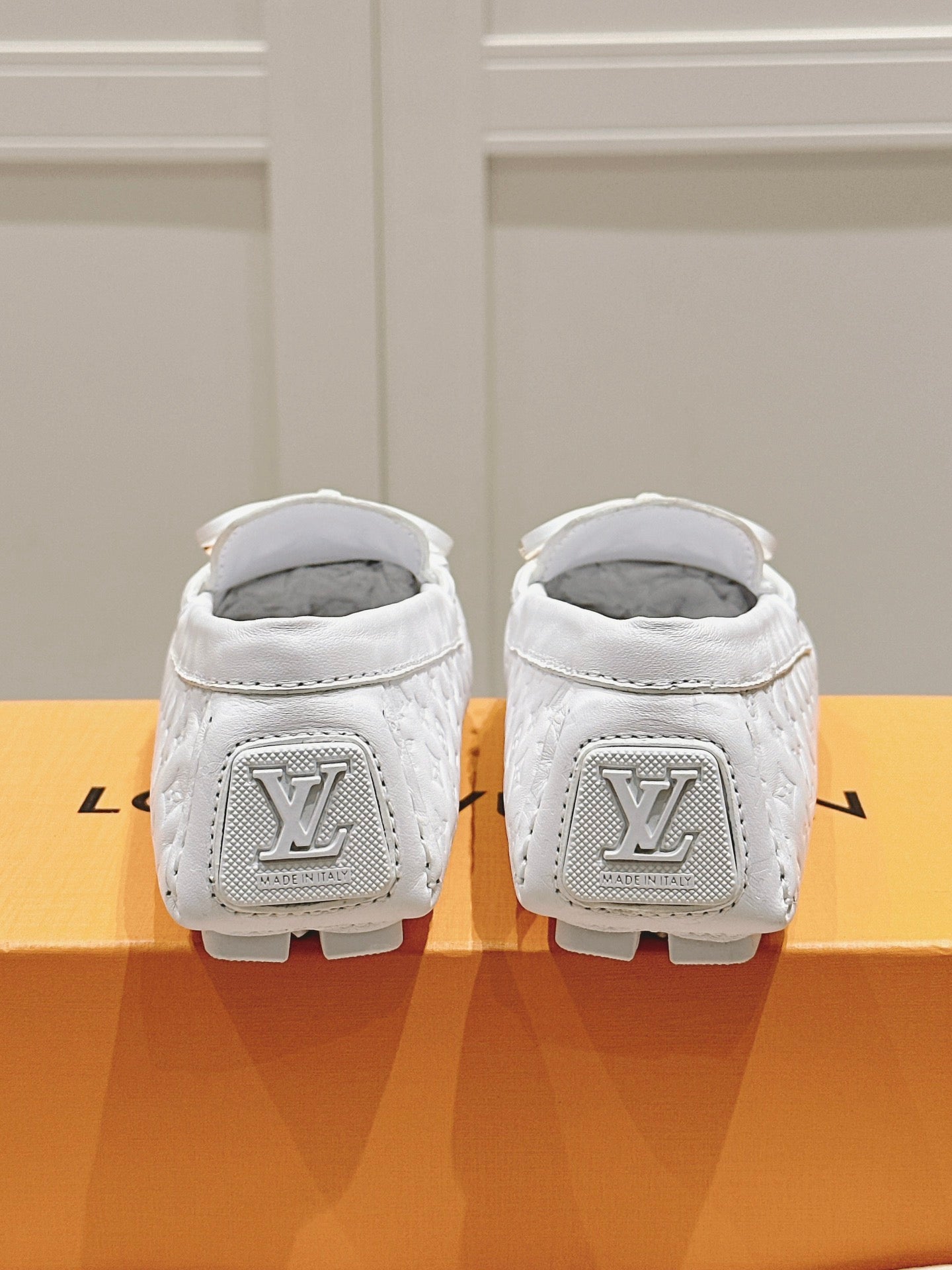 LV Gloria Loafer White Embossed Calfskin 480739