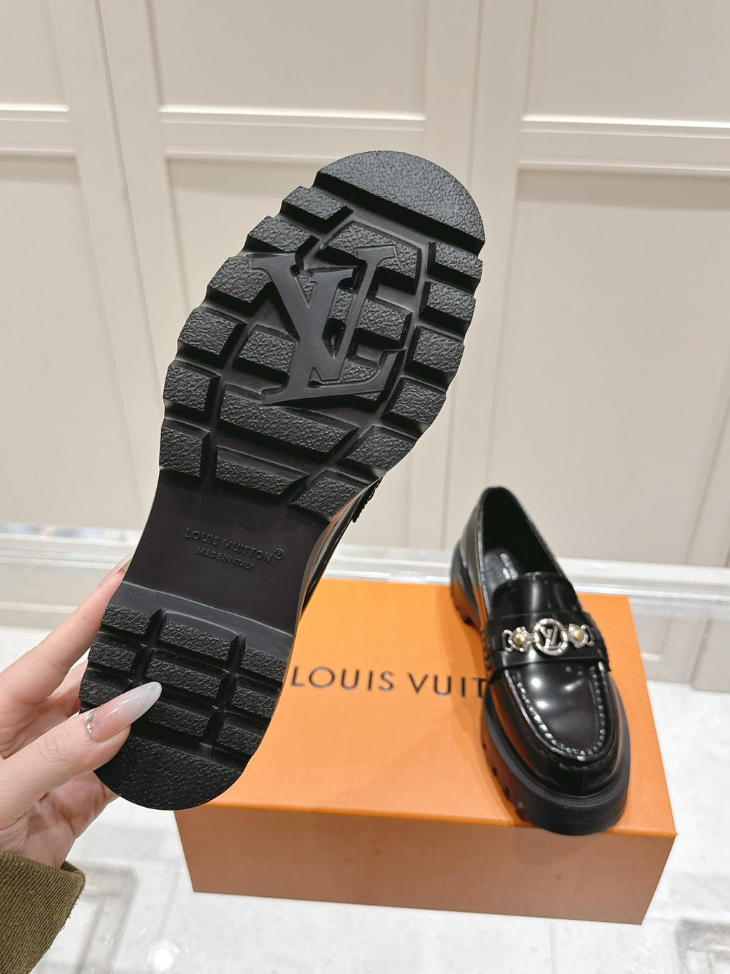 LV District Flat Loafer Full Black Calfskin 480791
