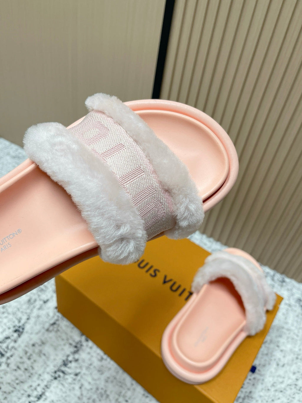 LV 25SS FW Platform Slippers Pink Canvas Wool 533772