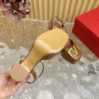 VT Signature 115mm Patent Leather Platform Pumps Brown Calfskin 286471