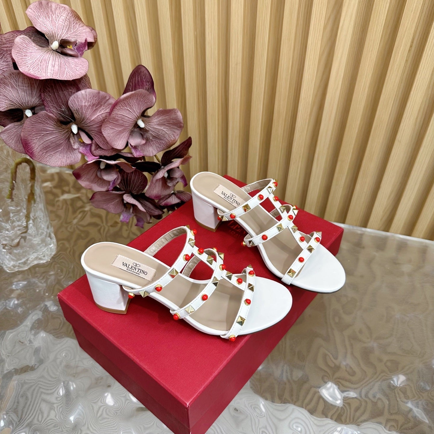 Rockstud Leather Caged Mule Sandals 60mm White Sheepskin 307863