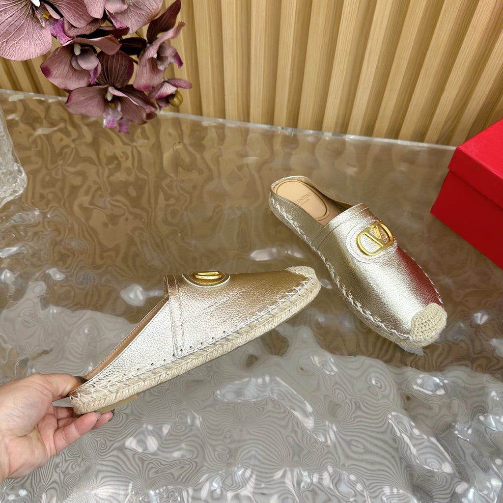 VT 2025 Signature Leather Espadrilles Metallic Cowhide 286507