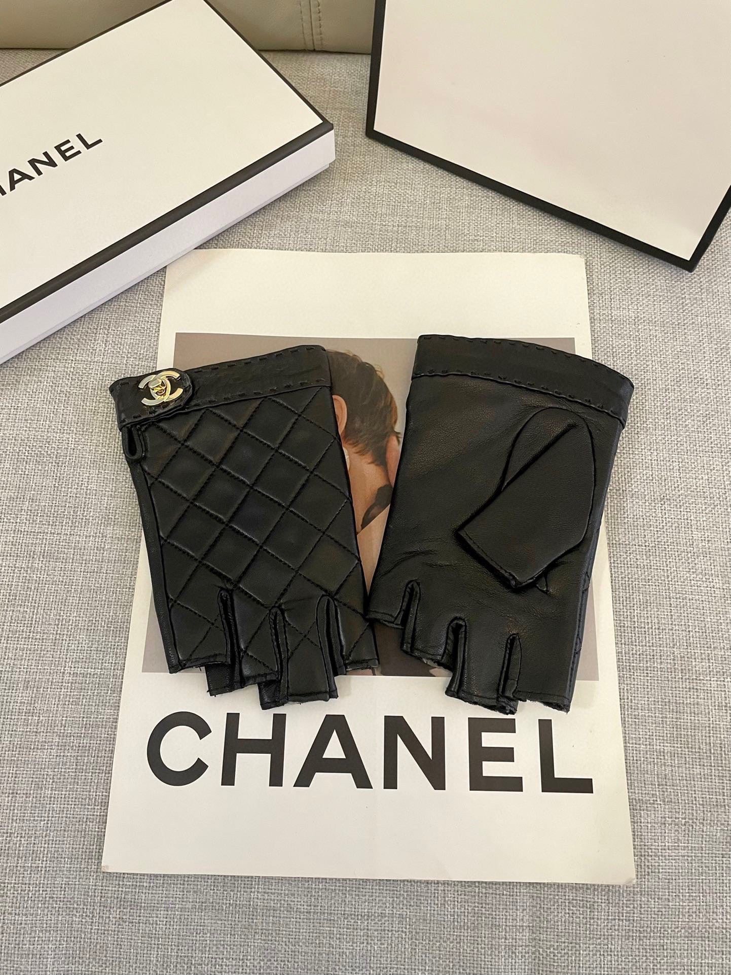 FINGERLESS GLOVES IN BLACK SHEEPSKIN 463845