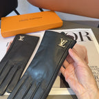LV GLOVES IN BLACK LAMBSKIN 462302
