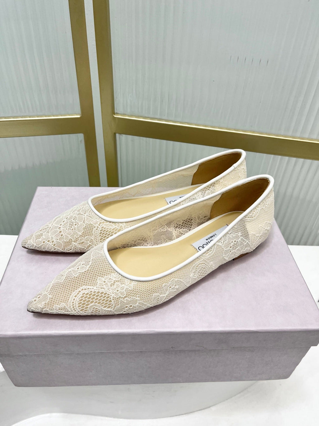 Jimmy 26s  Ballet Flats Ivory Beige Lace Sheepskin 605952