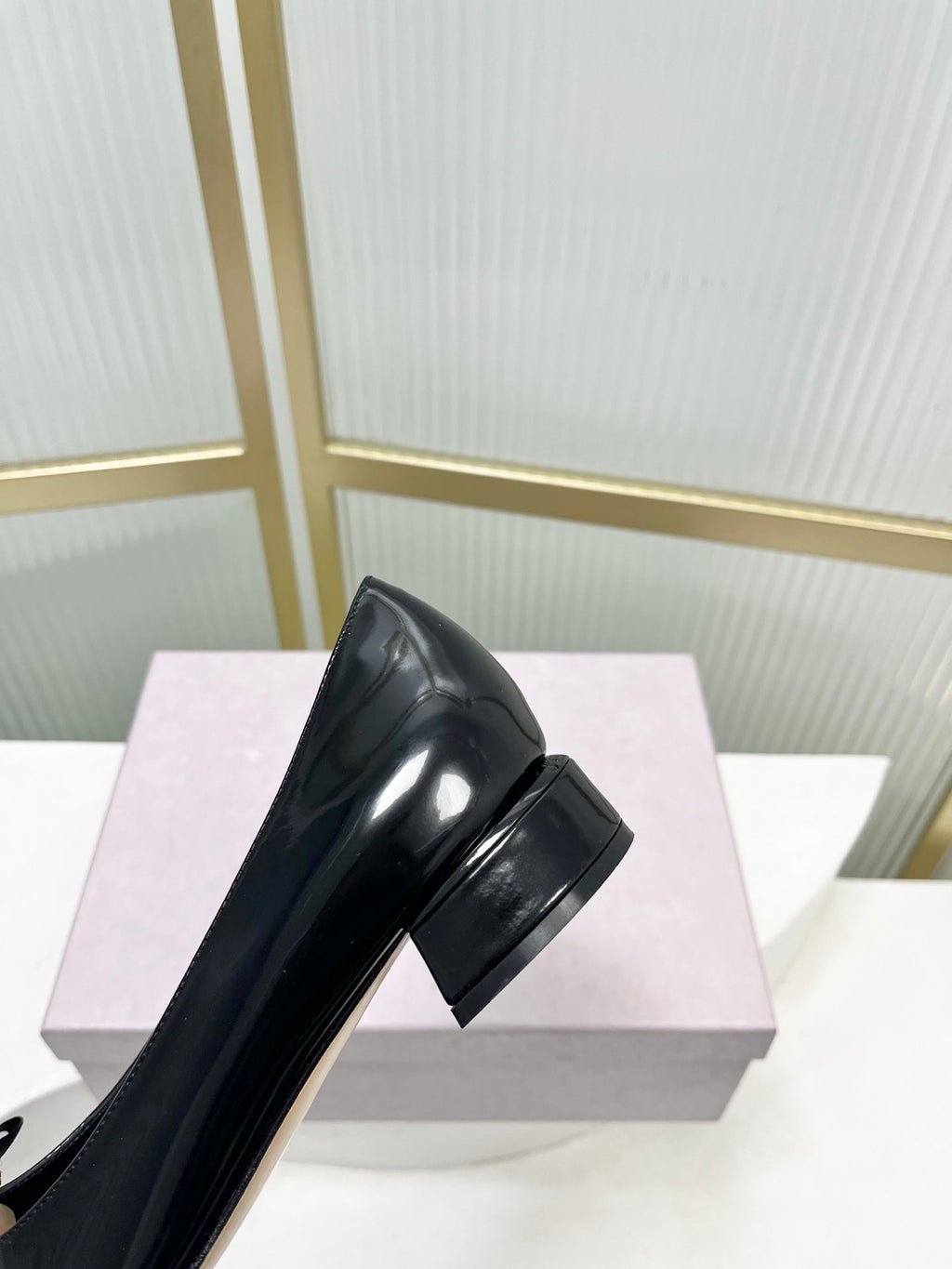 Jimmy 26s Pointed Toe Pump 25 Black Patent Cowhide 605965