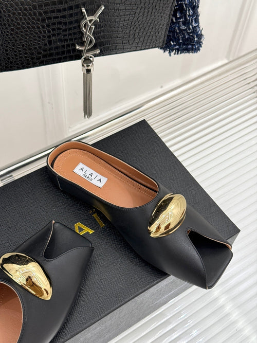Alaia Slipper With Gold Hardware Black Calfskin 293201