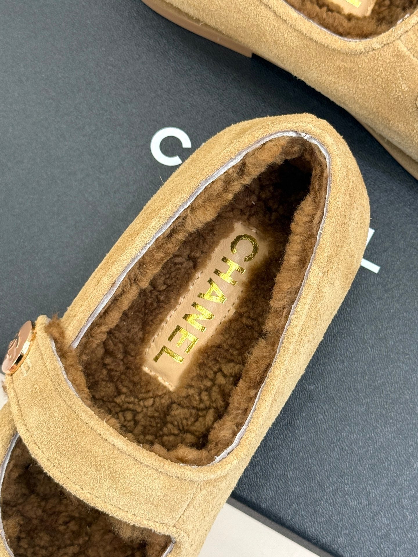 CC 25A Mary Janes Light Gold Suede And Lambswool 404664