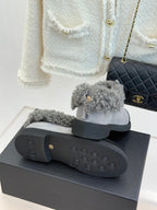 CC 25s  Furry Snow Boots Gray Black Suede Wool 512062