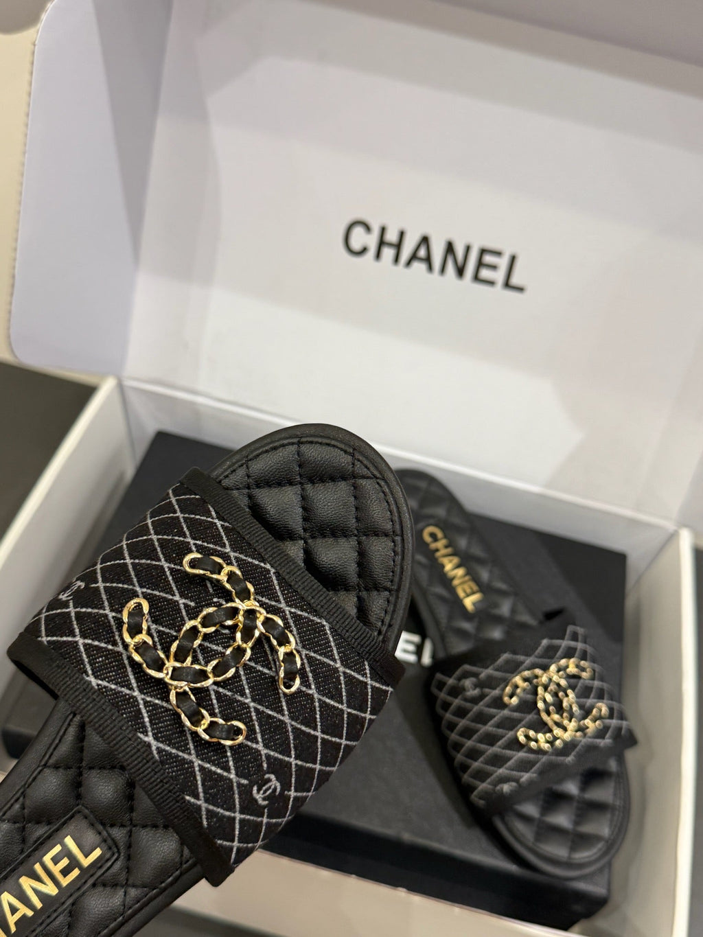 CC 25ss Chain Flat Slippers Black Cowhide & Sheepskin 417565