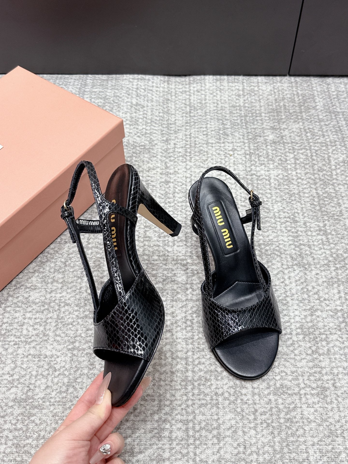 Miu 26s Heeled Sandals 8.5cm Black Snakeskin Texture 680496