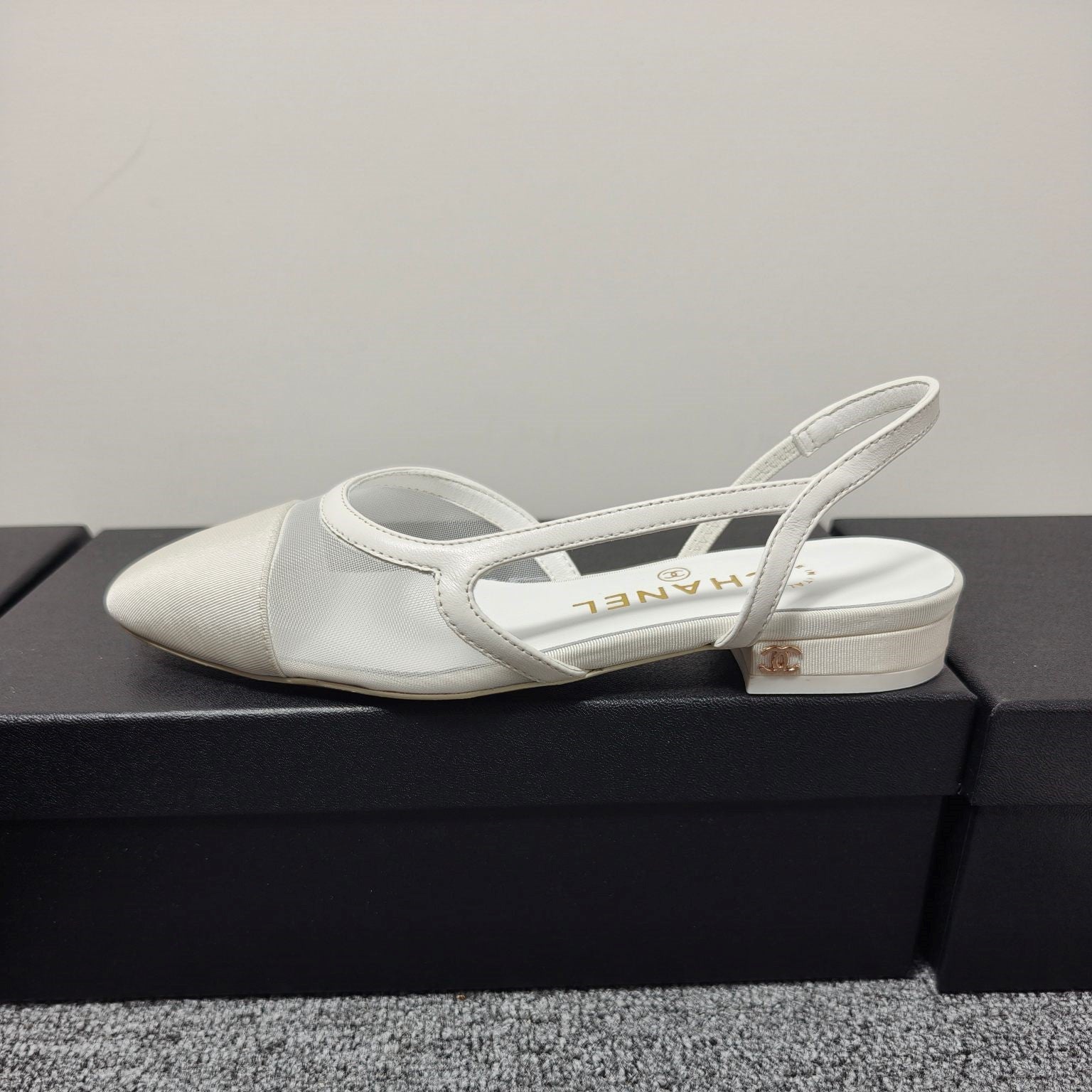 CC 26s Slingback 20 White Mesh Fabric Sheepskin 682002