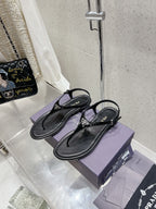PRA PATENT LEATHER THONG SANDALS BLACK