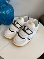 VT 25S Couple Sneakers White Black Calfskin Suede 563099