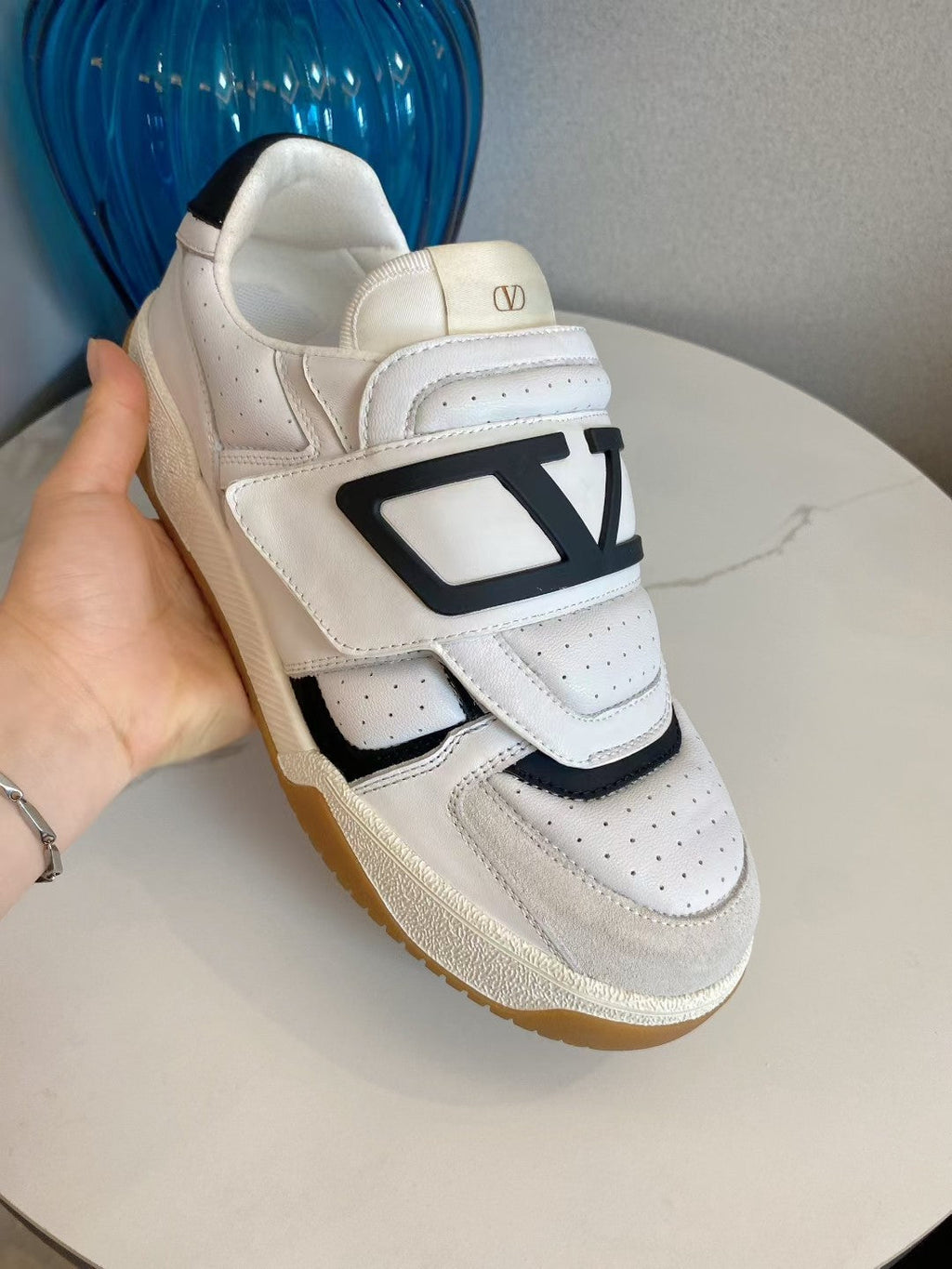 VT 25S Couple Sneakers White Black Calfskin Suede 563099