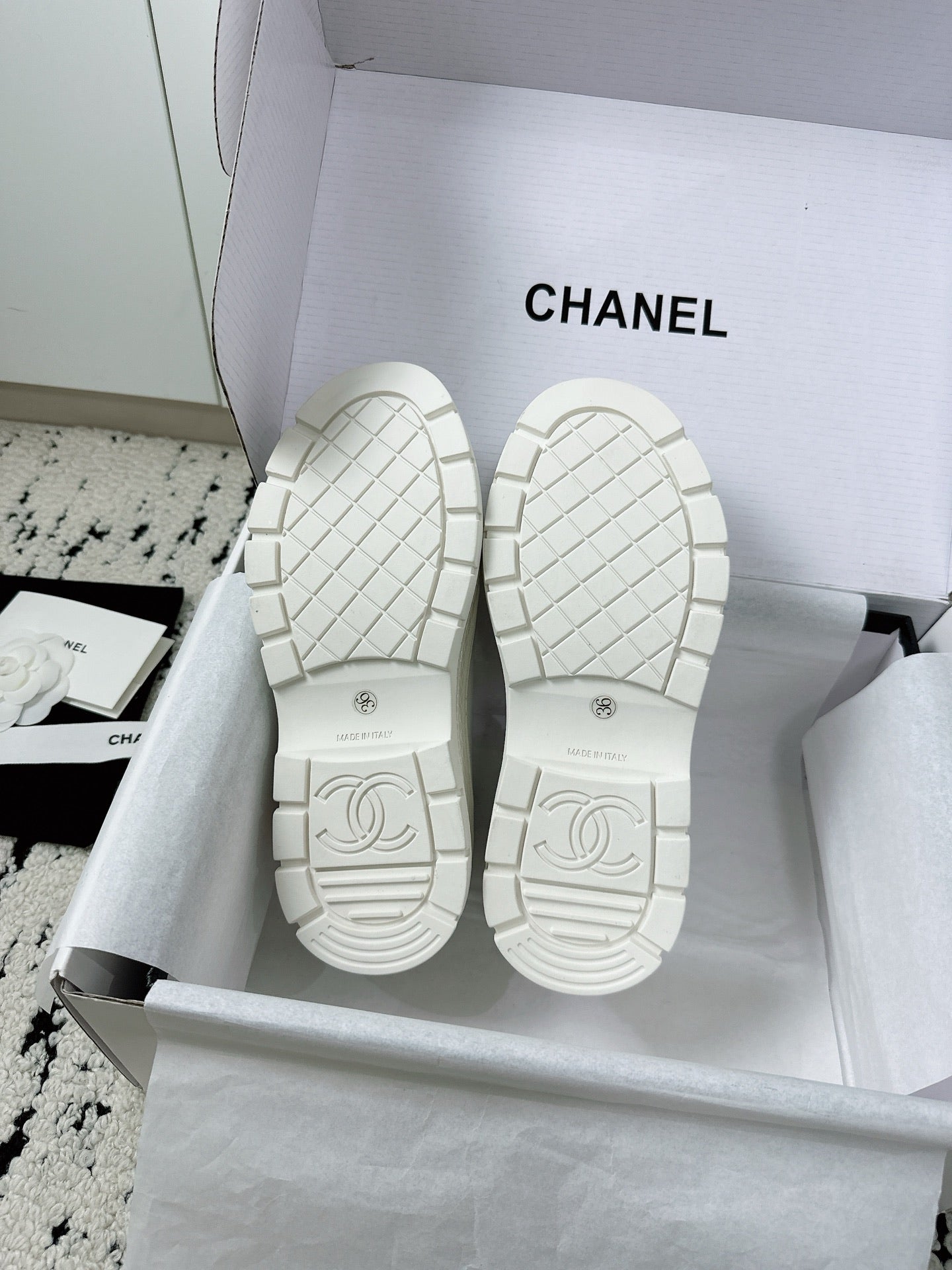 CC Platform Sneakers White Rubber Leather 696670