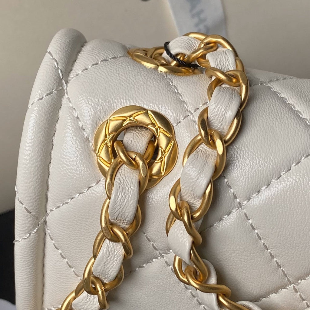 24s small flap bag 23cm cream calfskin gold hardware
