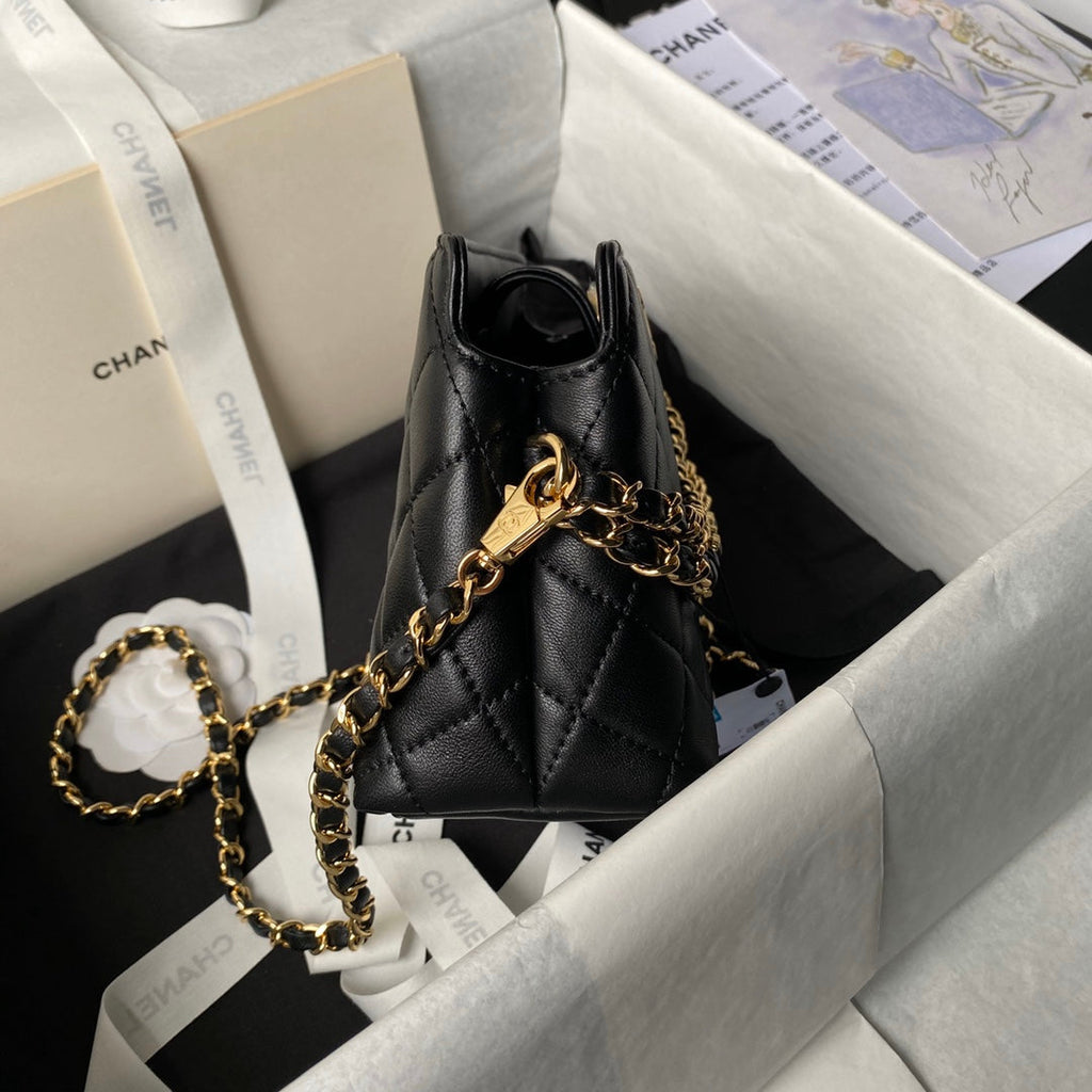 24p clutch with chain 19cm black lambskin