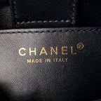 24p clutch with chain 19cm black lambskin