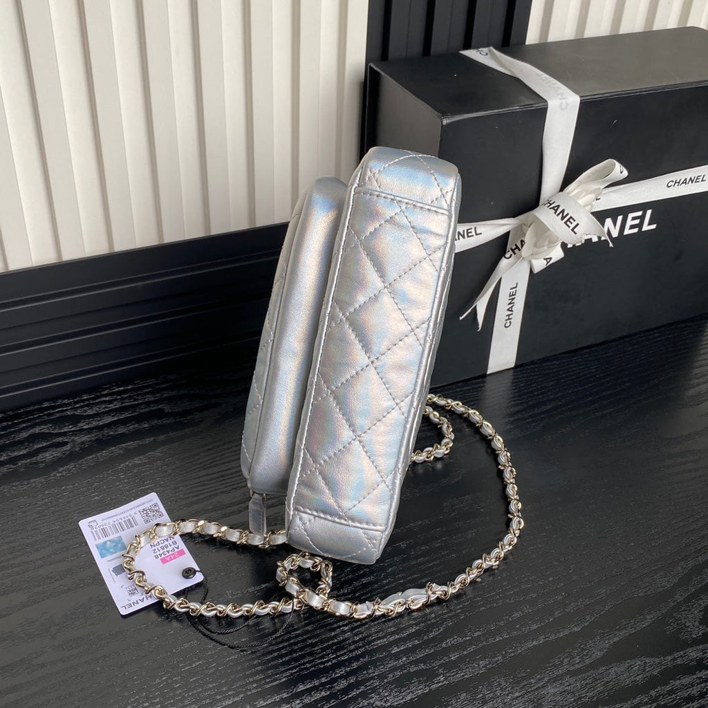 CC 25C Clutch With Strap 21cm Silver Metalic Calfskin