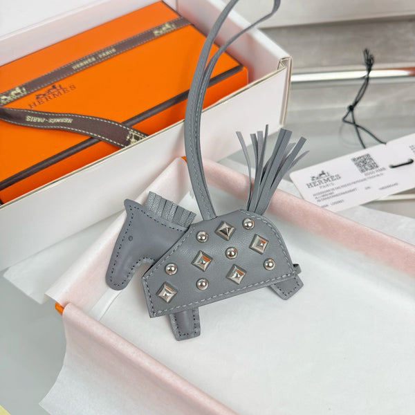 HM Rodeo Robeo Coeur Pony Bag Charm With Silver-tone Studs Gray Lambskin