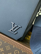 LV Takeoff Messenger 28cm Navy Blue Cowhide