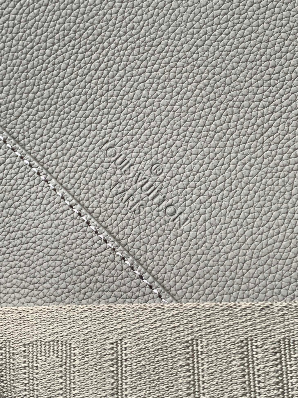 LV Takeoff Messenger 28cm Asphalt Gray Cowhide
