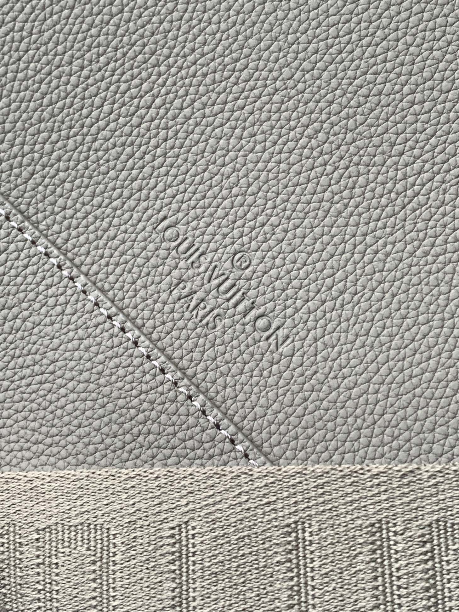 LV Takeoff Messenger 28cm Asphalt Gray Cowhide