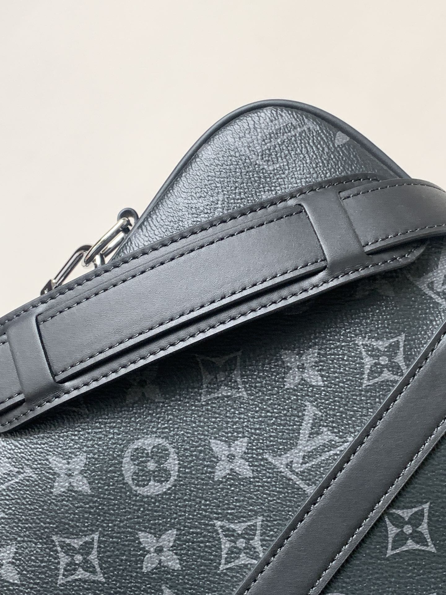 LV M46457 Porte-Documents Voyage NM Black Monogram Eclipse Canvas