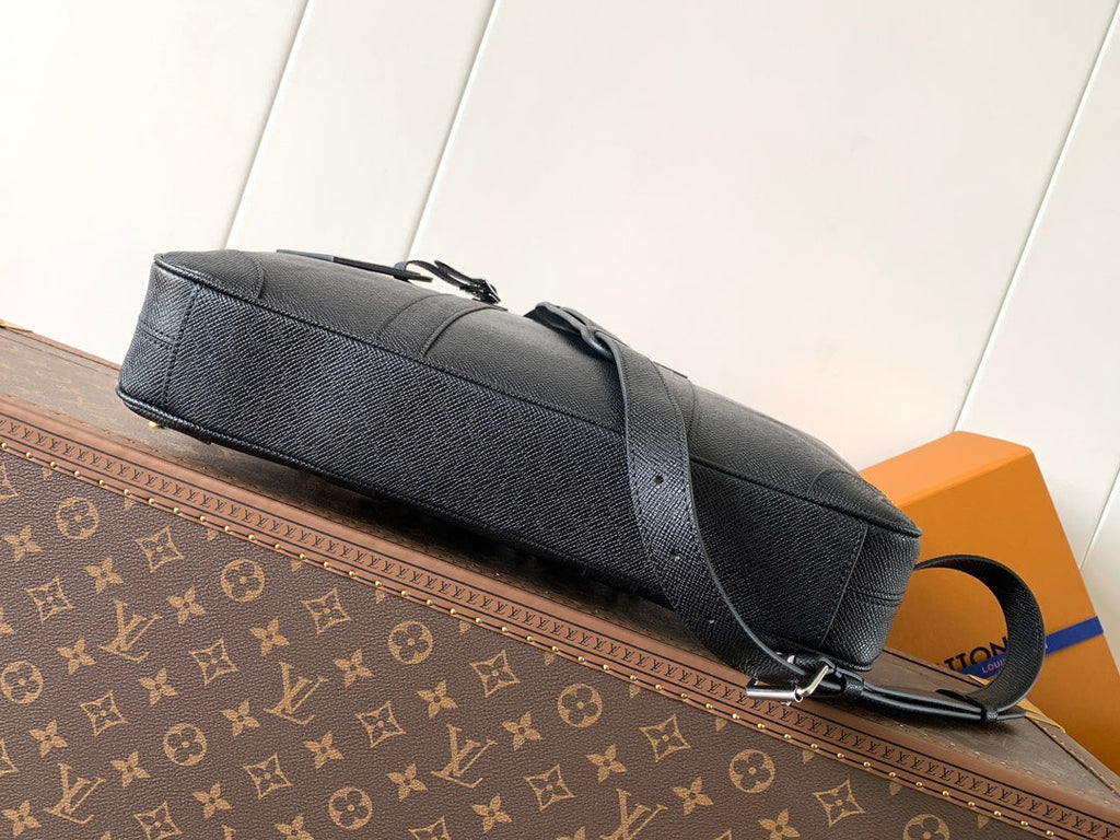 LV M30925 Porte-Documents Voyage NM Black Grain Leather