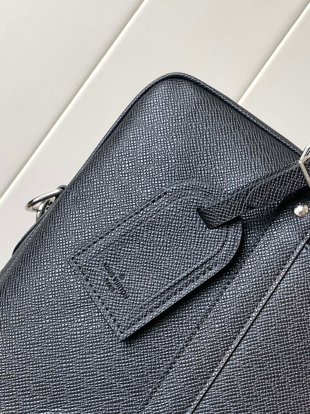 LV M30925 Porte-Documents Voyage NM Black Grain Leather