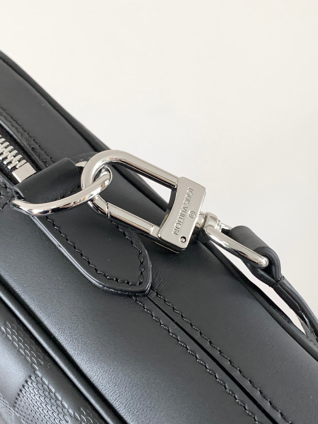 LV N40444 Porte-Documents Voyage NM Black Damier Infini Leather