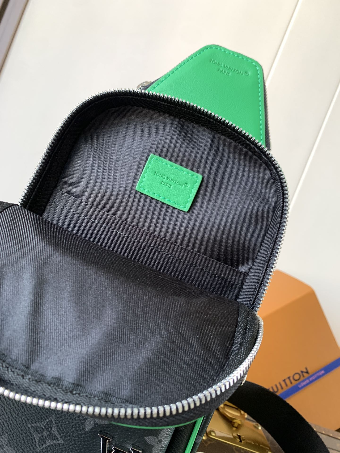 LV Mini Avenue Slingbag PM 12cm Black Bamboo Green Monogram Eclipse Canvas