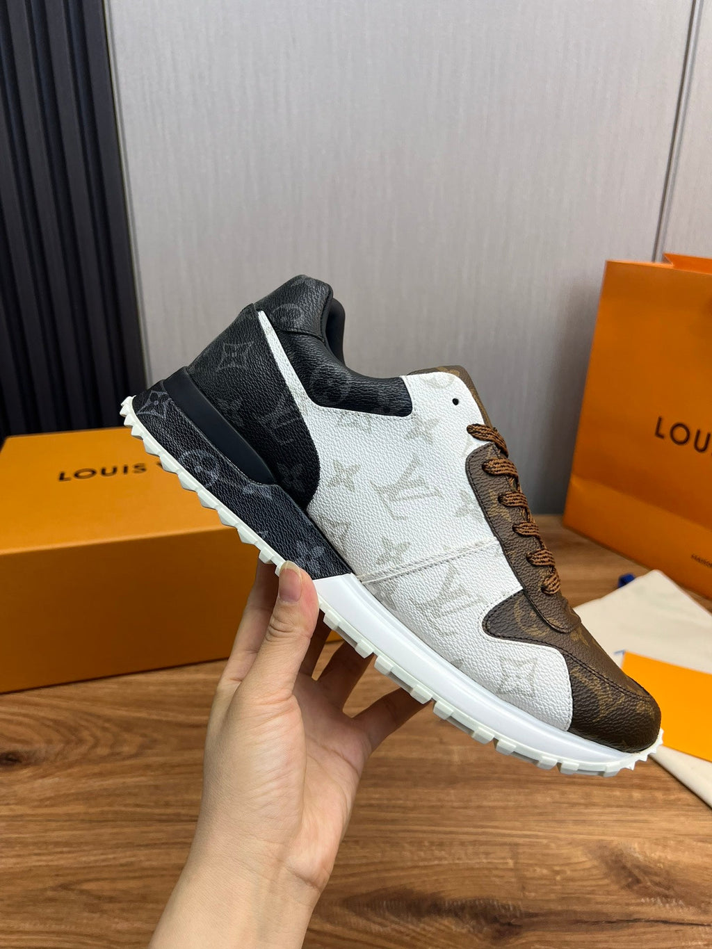 LV SNEAKER BROWN MIX WHITE AND GREY MONOGRAM CALFSKIN