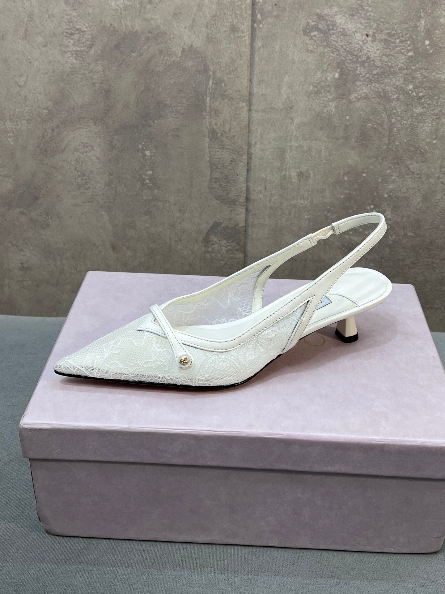 Jimmy 26 Amita Pump 45mm White Mesh 682976