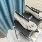CC BALLET FLAT IN SPANISH GRAY SUEDE AND BLACK CALFSKIN WITH FLOWER