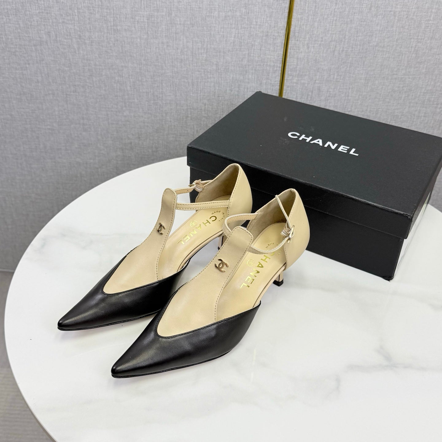 CC T-Strap Kitten Heels Beige Black Sheepskin 619975