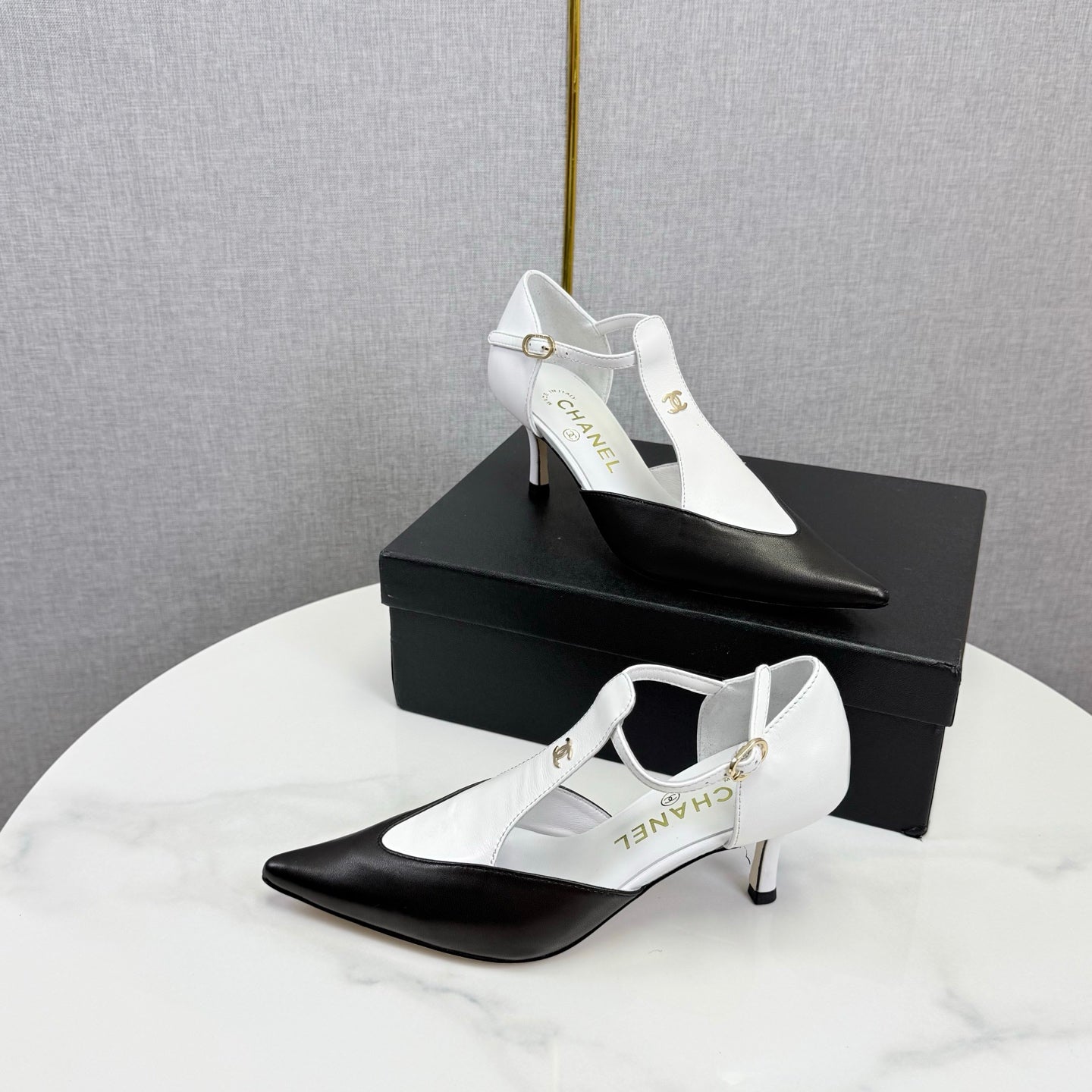 CC T-Strap Kitten Heels White Black Sheepskin 619976