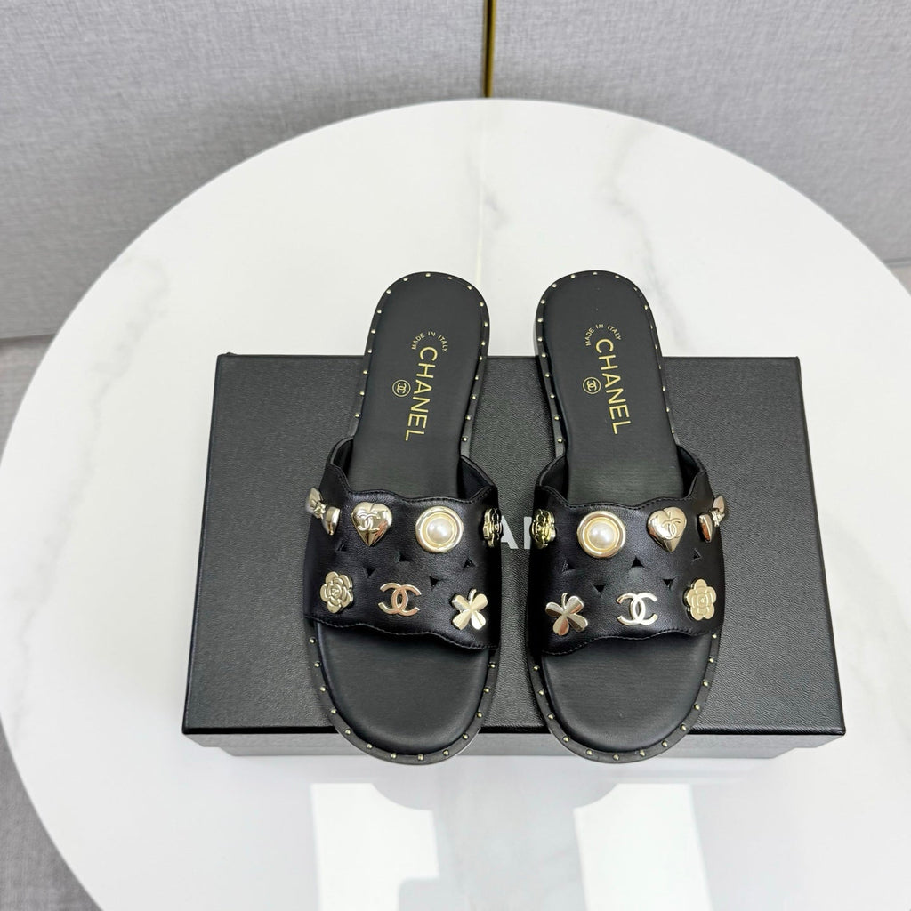 CC 26s Crystal Sandal Black Sheepskin 639831