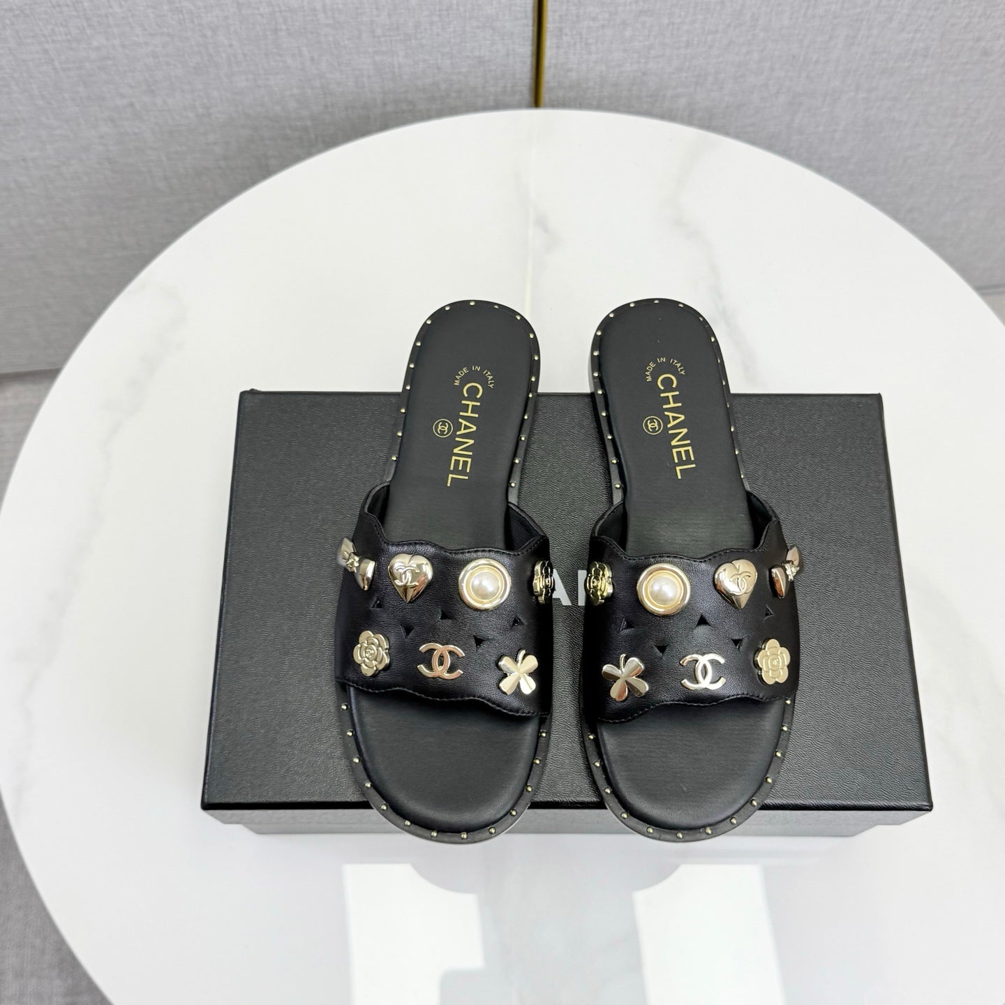 CC 26s Crystal Sandal Black Sheepskin 639831