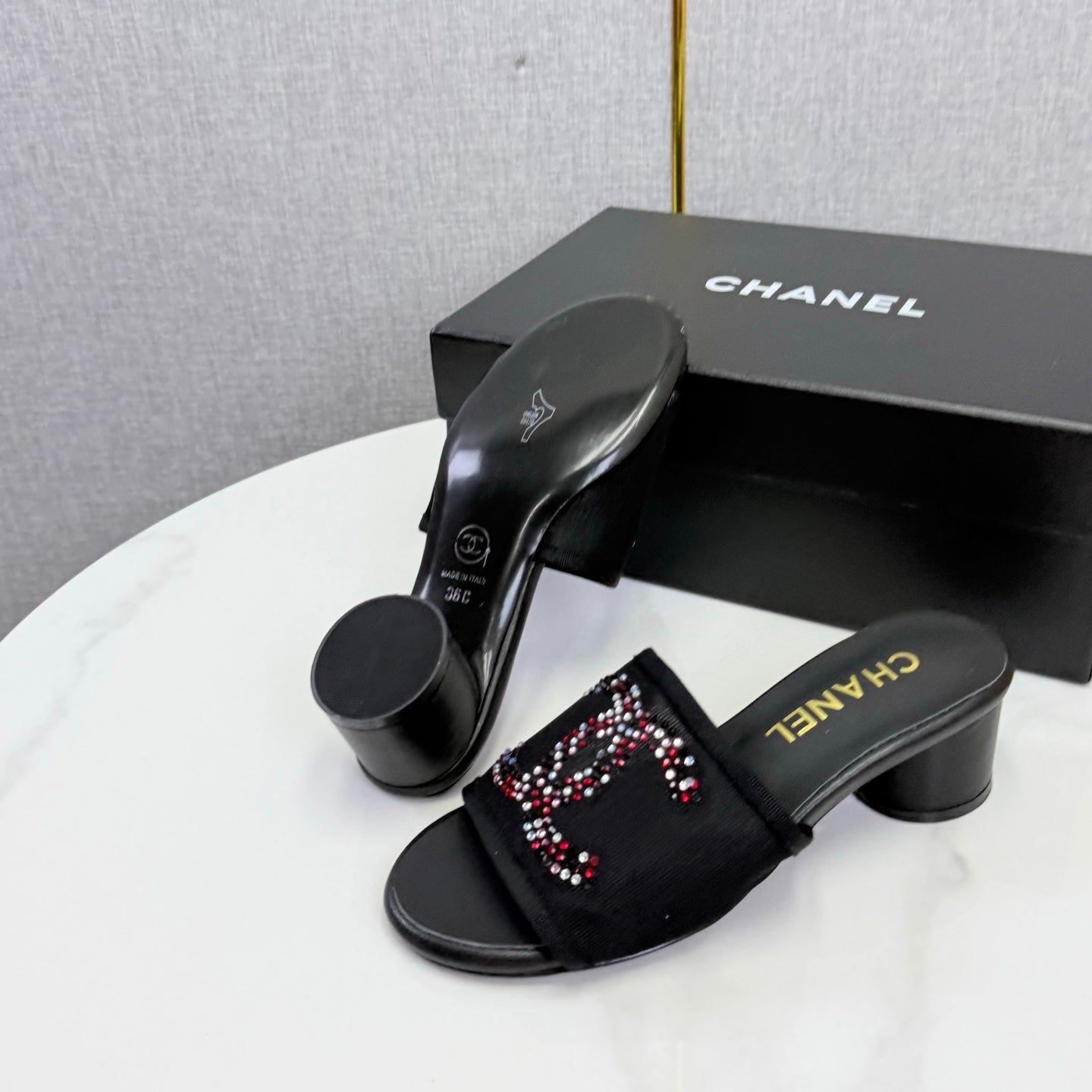 CC 26SS Sandals Black Mesh Sheepskin 639891