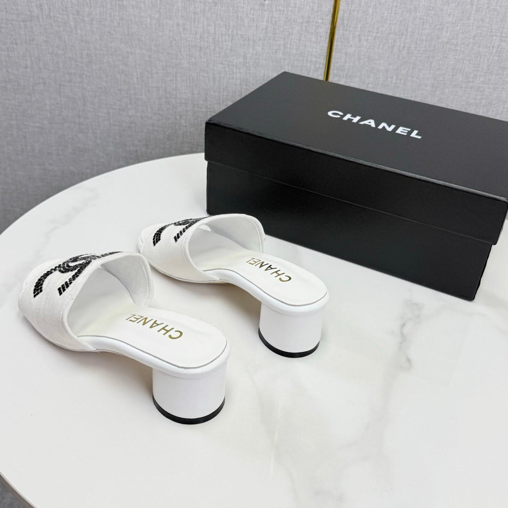 CC 26SS Sandals White Canvas Sheepskin 639893