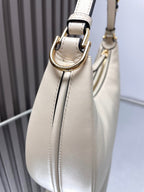 FENDIGRAPHY MEDIUM 29 IN WHITE SMOOTH LAMBSKIN GOLD HARDWARE