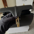 FLAP SHOULDER BAG 23 IN BLACK LAMBSKIN GOLD HARDWARE
