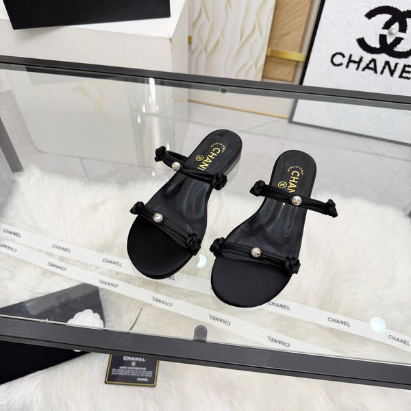 CC 2026 Pearl Slide Black Satin Leather 692026