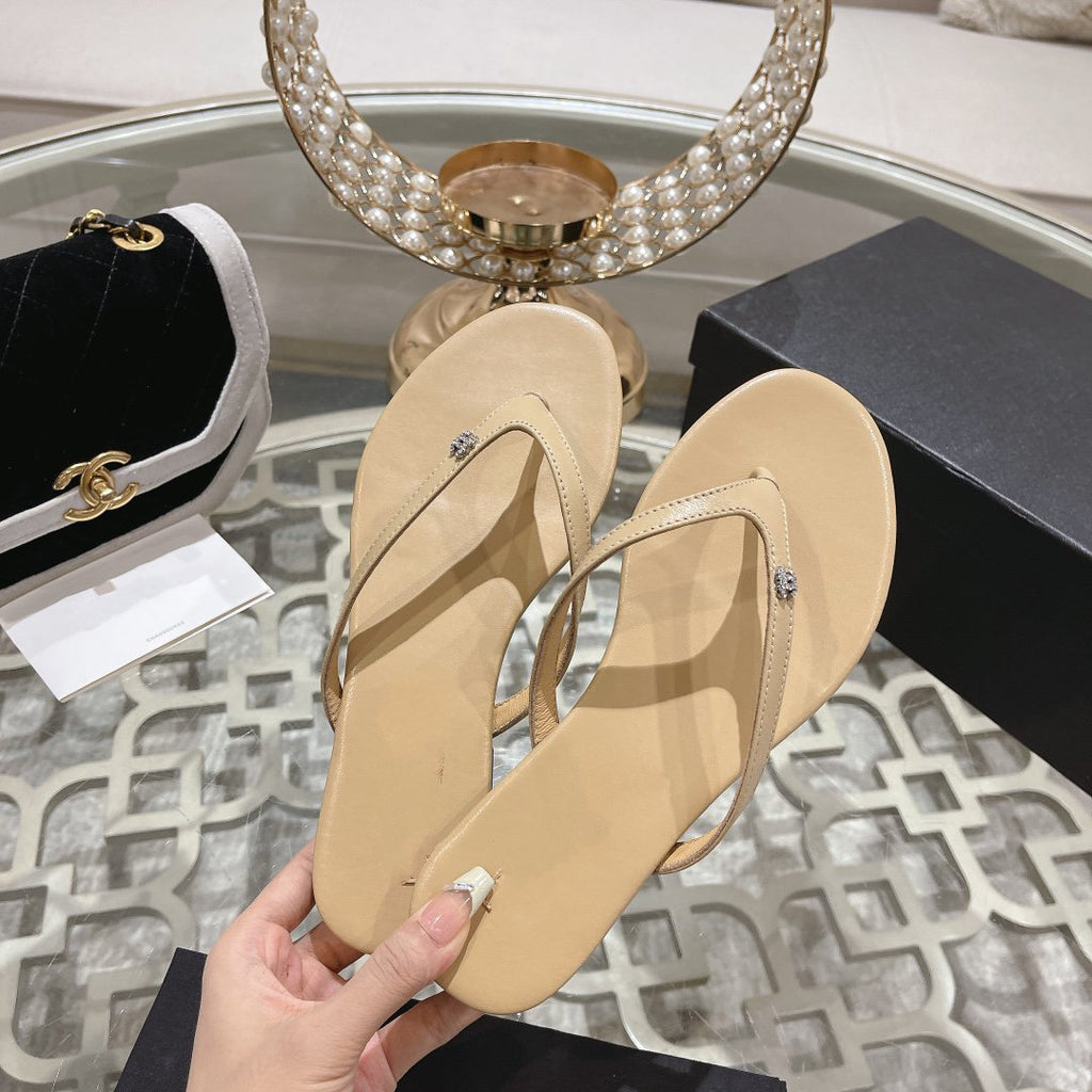 cc thongs beige silver calfskin silk