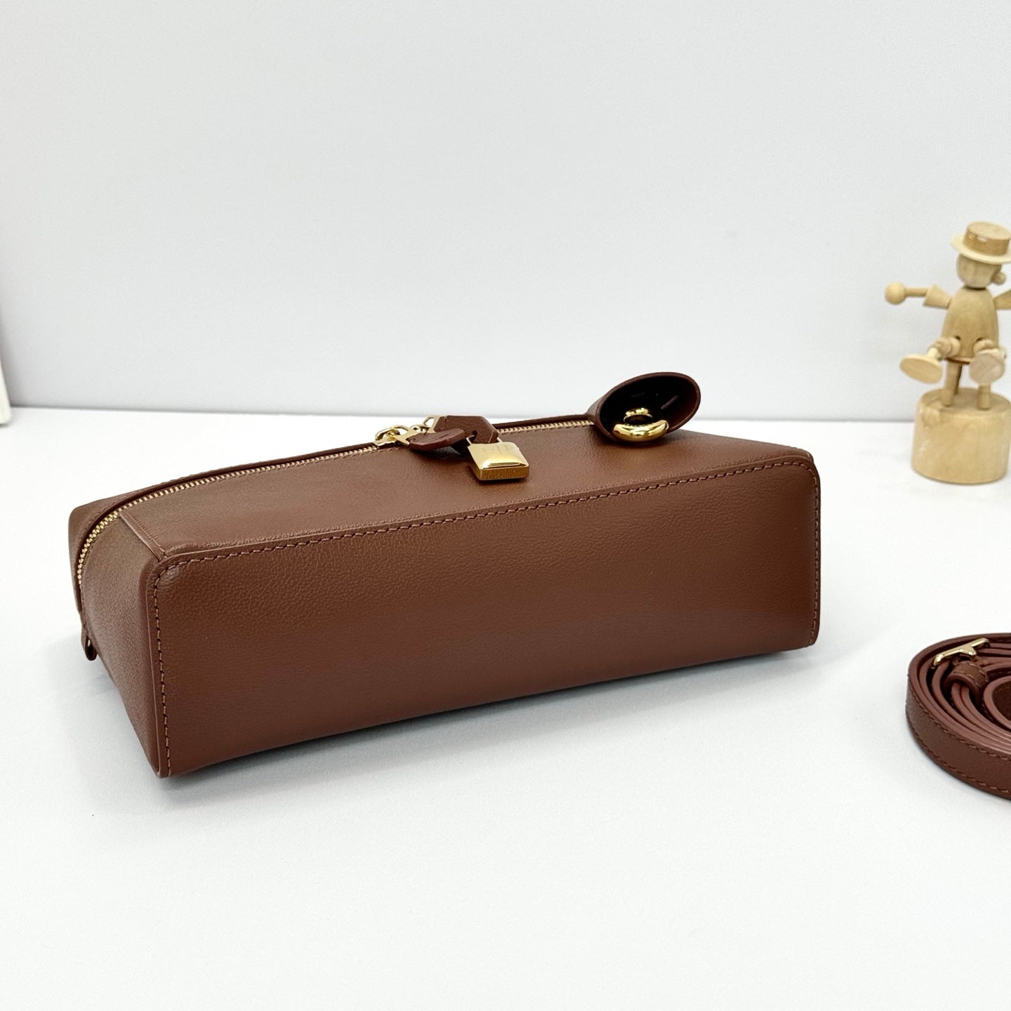 LP Extra Pouch L23 Brown Calfskin 282117