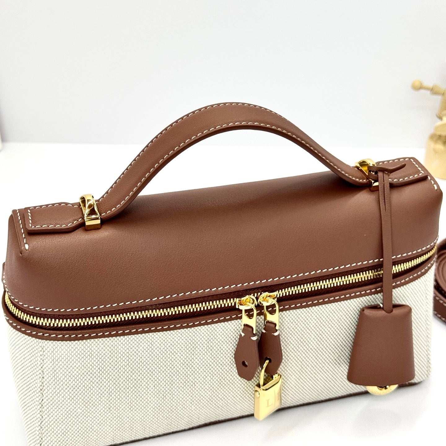 LP Extra Pouch L23 Caramel Calfskin Canvas 282137