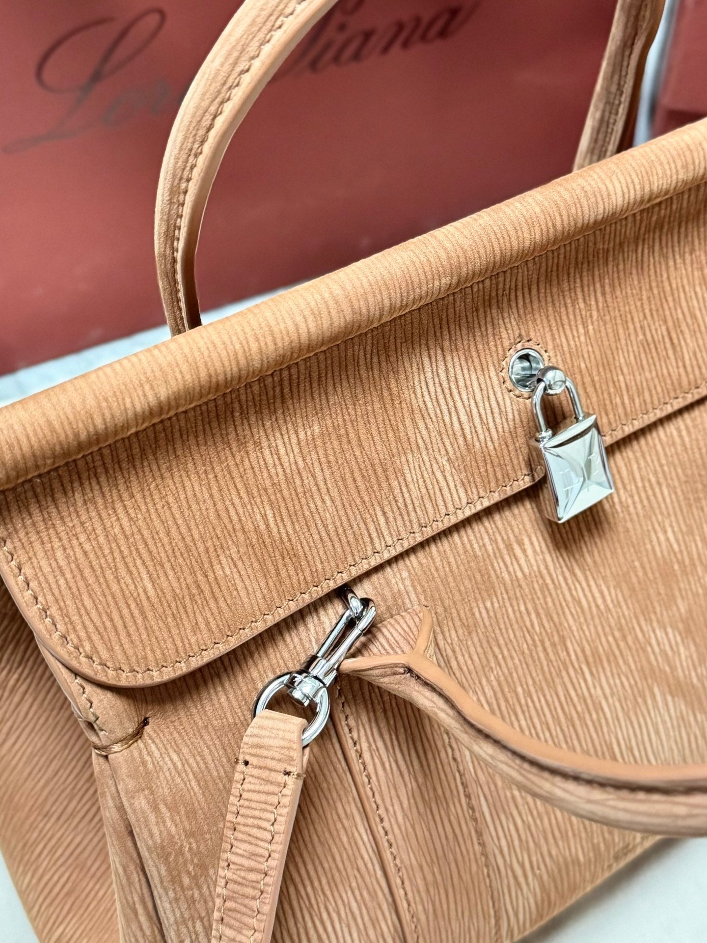 LP Loom L25 Light Brown Ripple Suede 282192